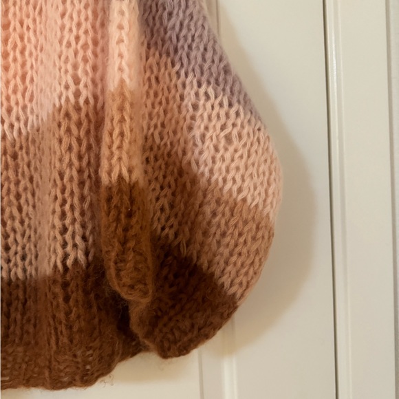 Maiami hand made sweater. Beautiful quality and fit. - Picture 3 of 5